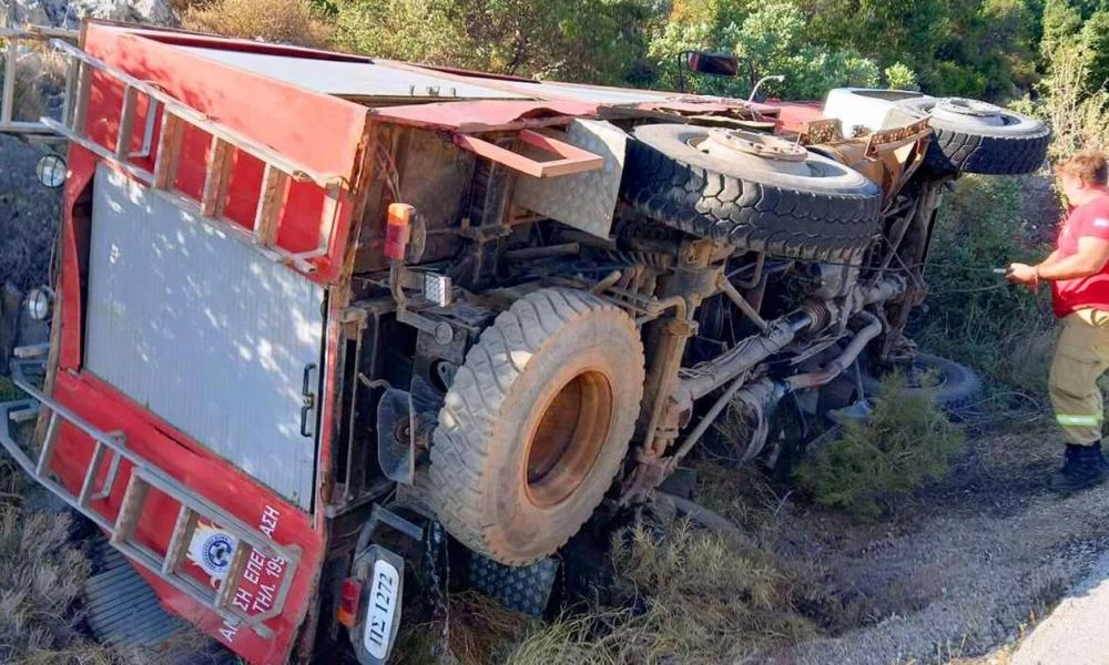 Επίθεση σε πυροσβεστικό όχημα στο Σχιστό από Ρομά